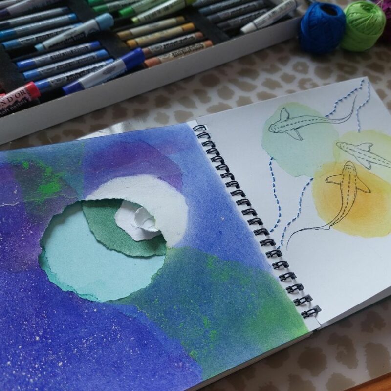 letní arte do kabelky srpen vmodré
